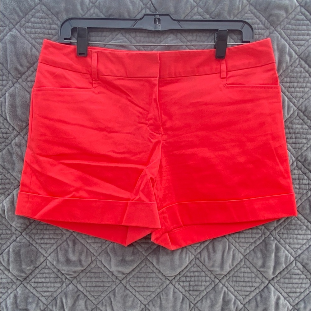 Dress shorts size 6 from Express in multiple colors